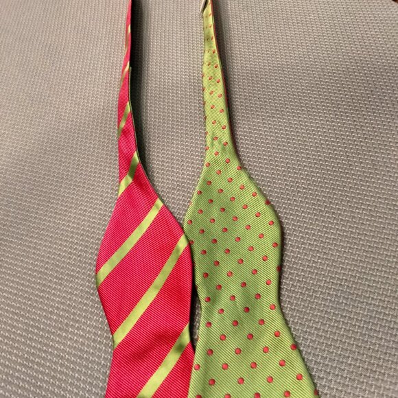 Izod Bow Tie - Picture 1 of 3